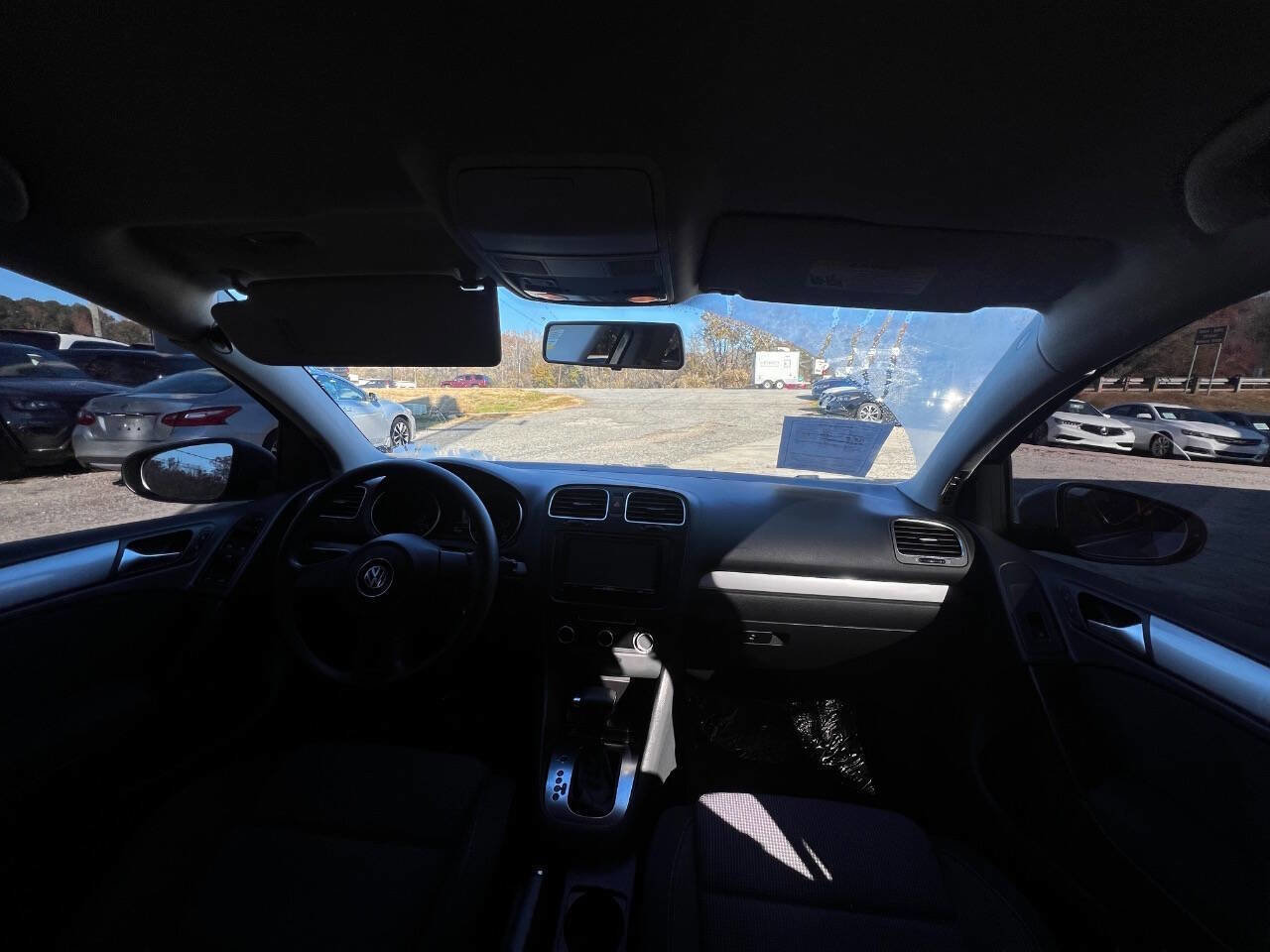 Used 2010 Volkswagen Golf 4-Door image 13