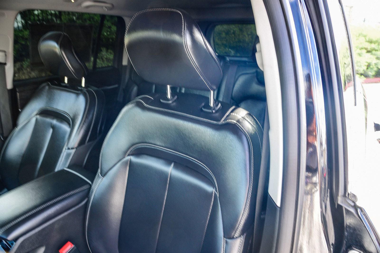 Used 2023 Jeep Grand Cherokee Limited w/ Black Appearance Package image 24