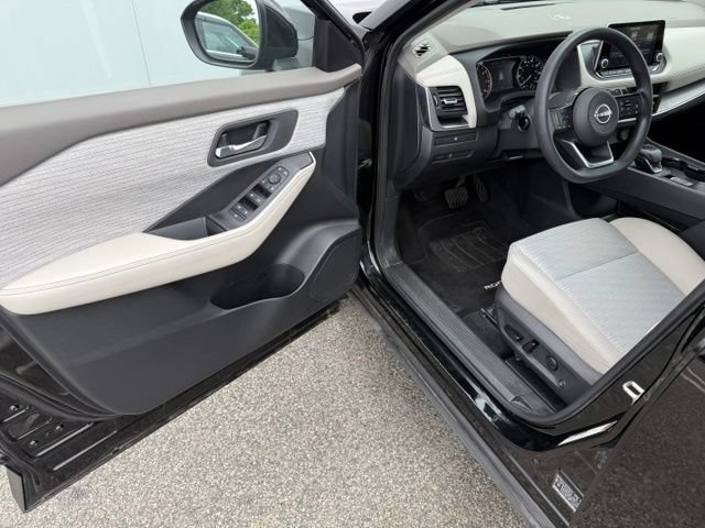 Certified 2023 Nissan Rogue SV AWD/4WD image 15