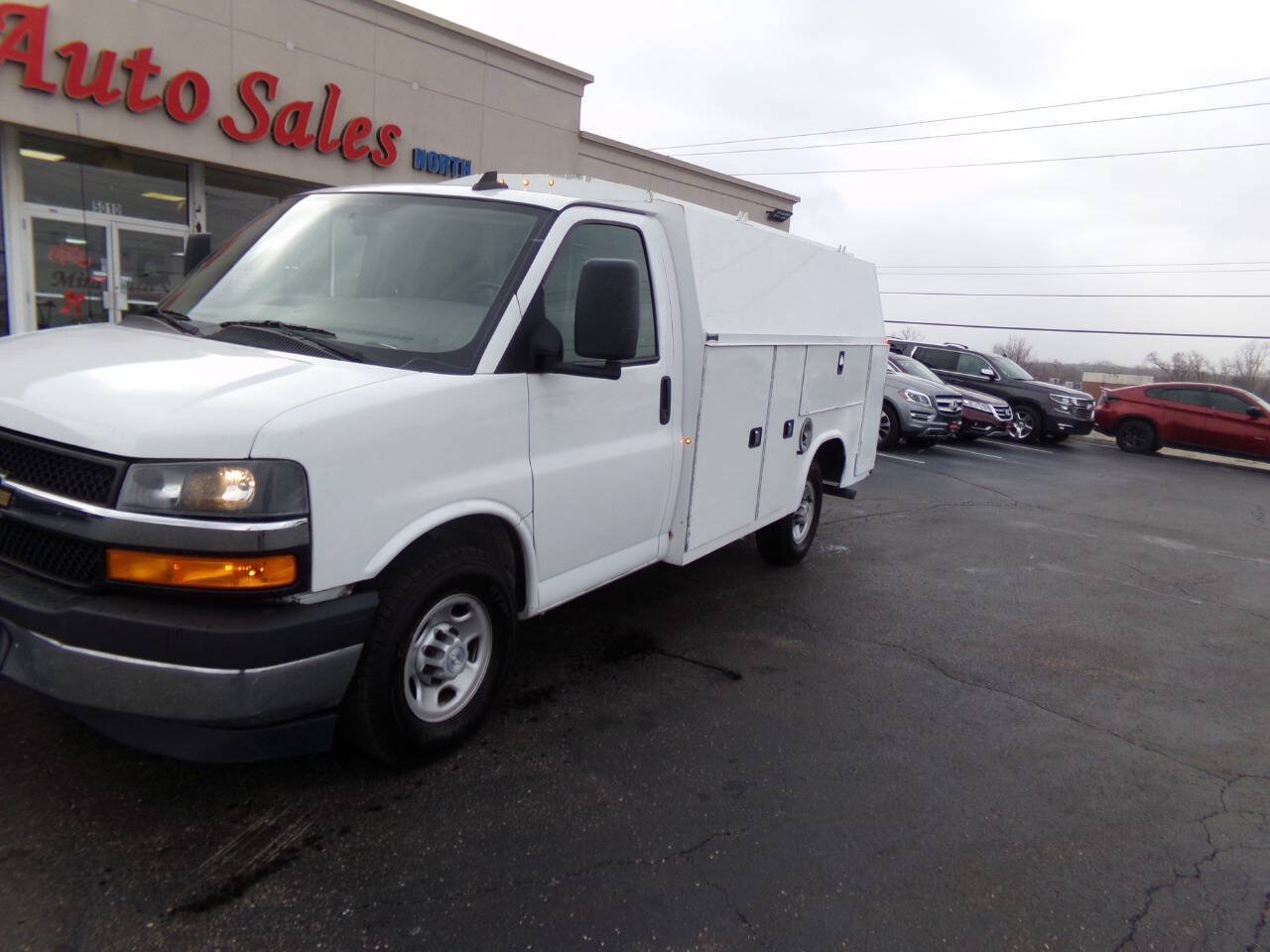 Used 2019 Chevrolet Express 3500 w/ Power Convenience Package RWD image 21
