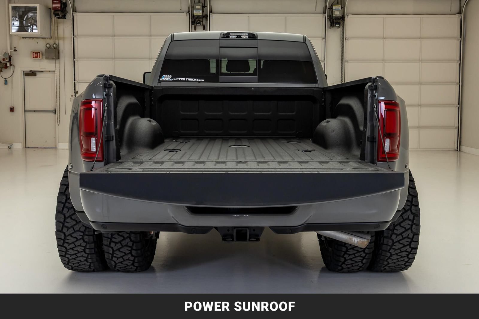 Used 2026 RAM 3500 Laramie AWD/4WD image 9