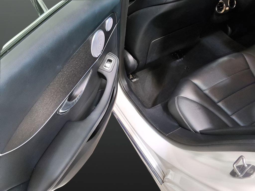 Used 2019 Mercedes-Benz C 300 4MATIC Sedan image 32