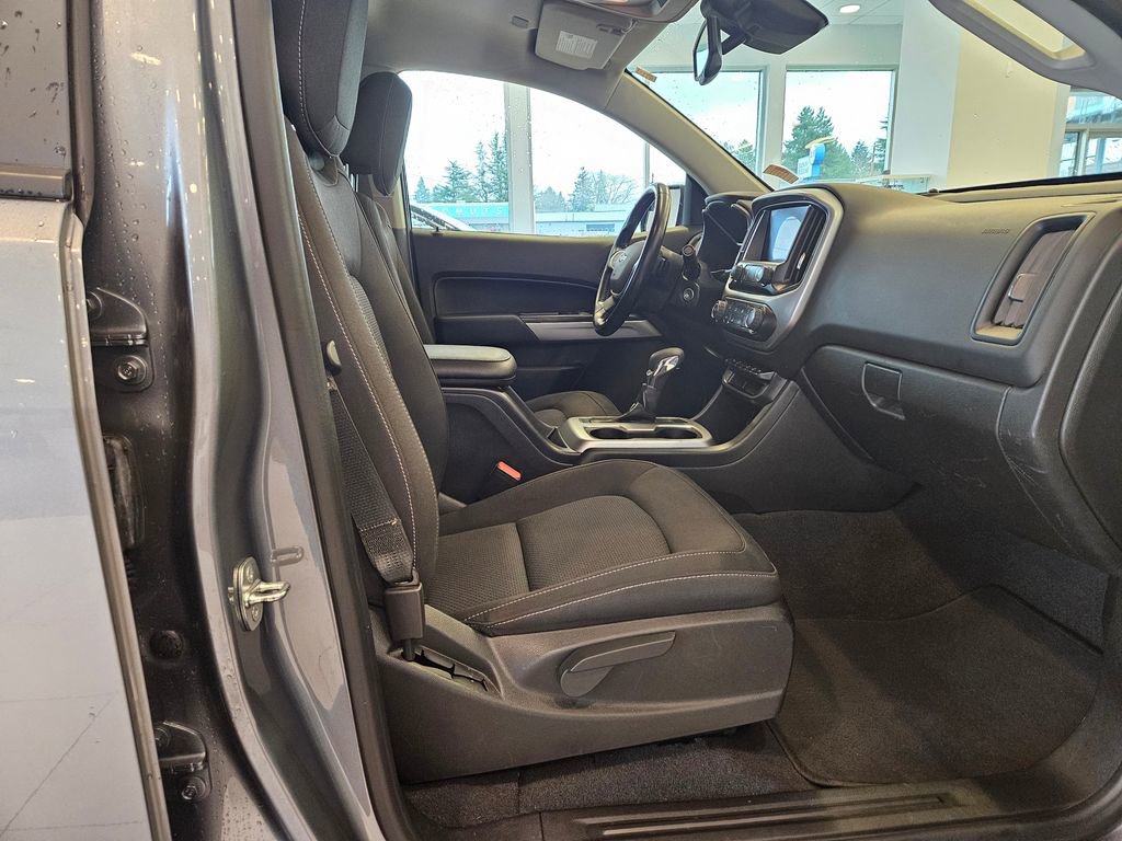Used 2022 Chevrolet Colorado LT w/ Safety Package image 22