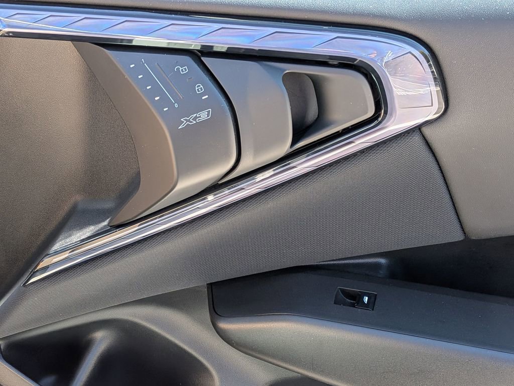 Used 2025 BMW X3 xDrive30i w/ Premium Package image 16