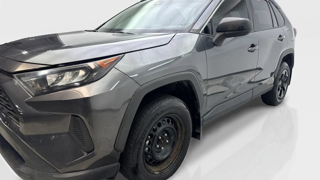 Used 2021 Toyota RAV4 LE FWD image 10