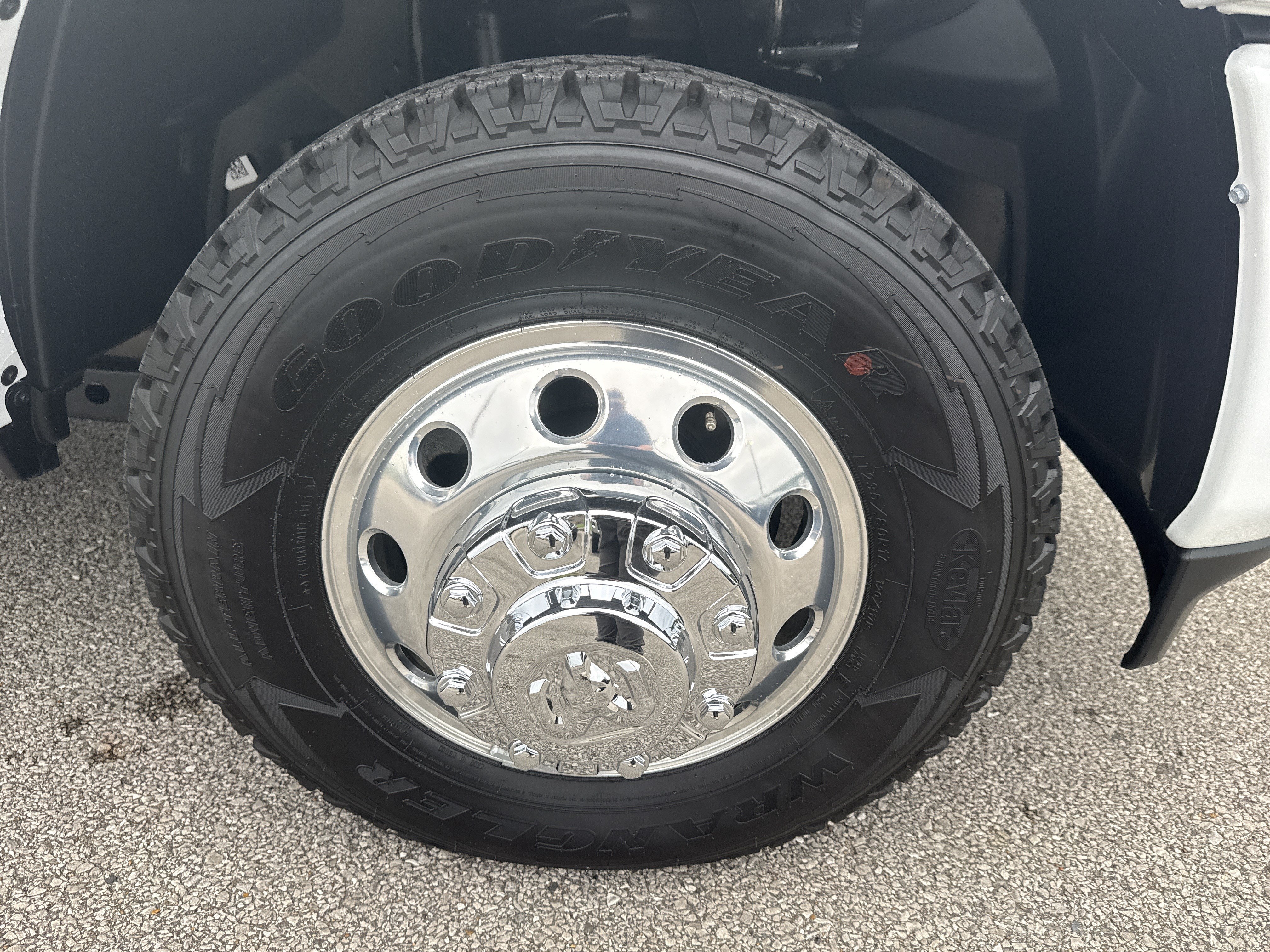 New 2026 RAM 3500 Big Horn w/ Laramie Trim Package AWD/4WD image 13