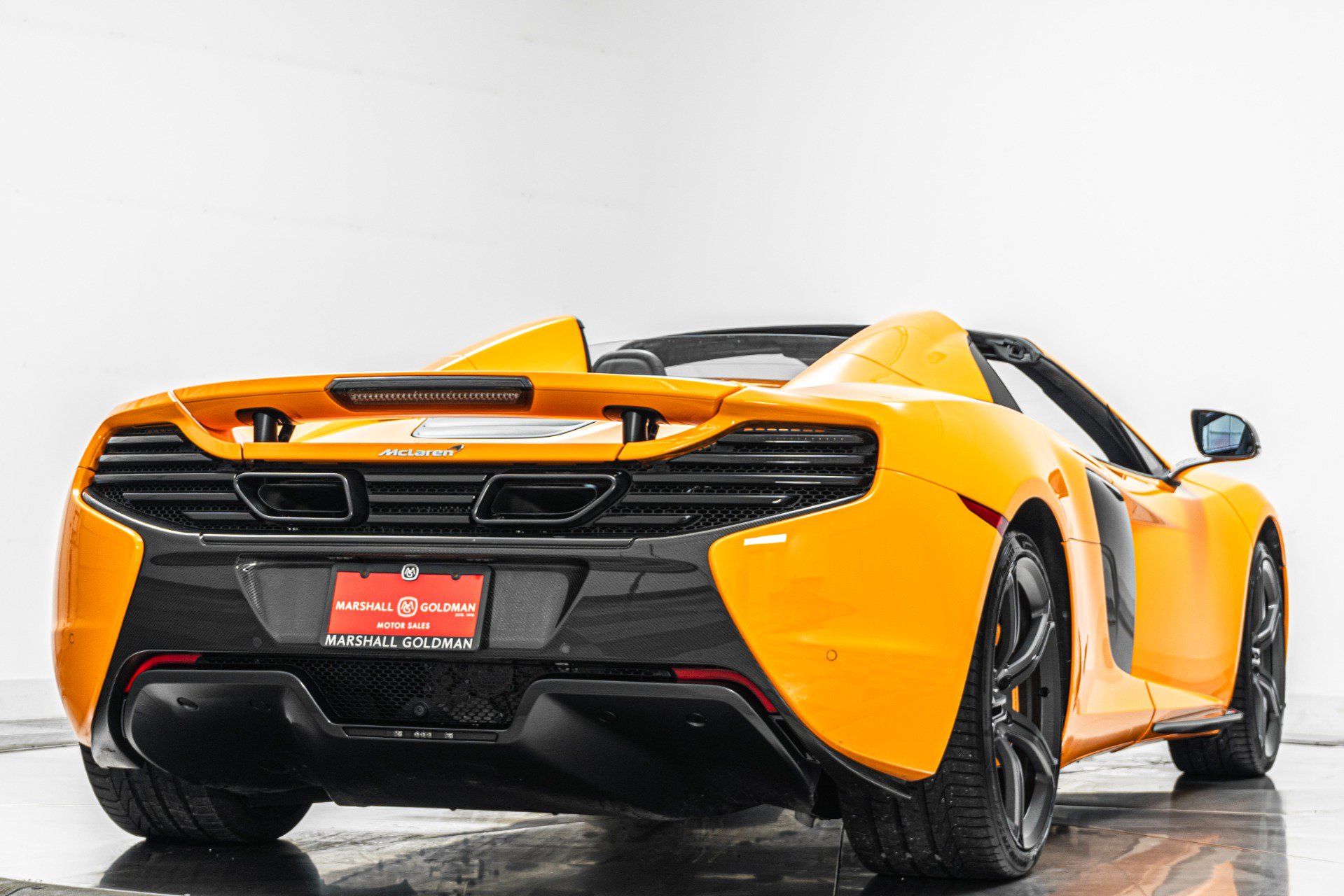 Used 2015 McLaren 650S Spider RWD image 9