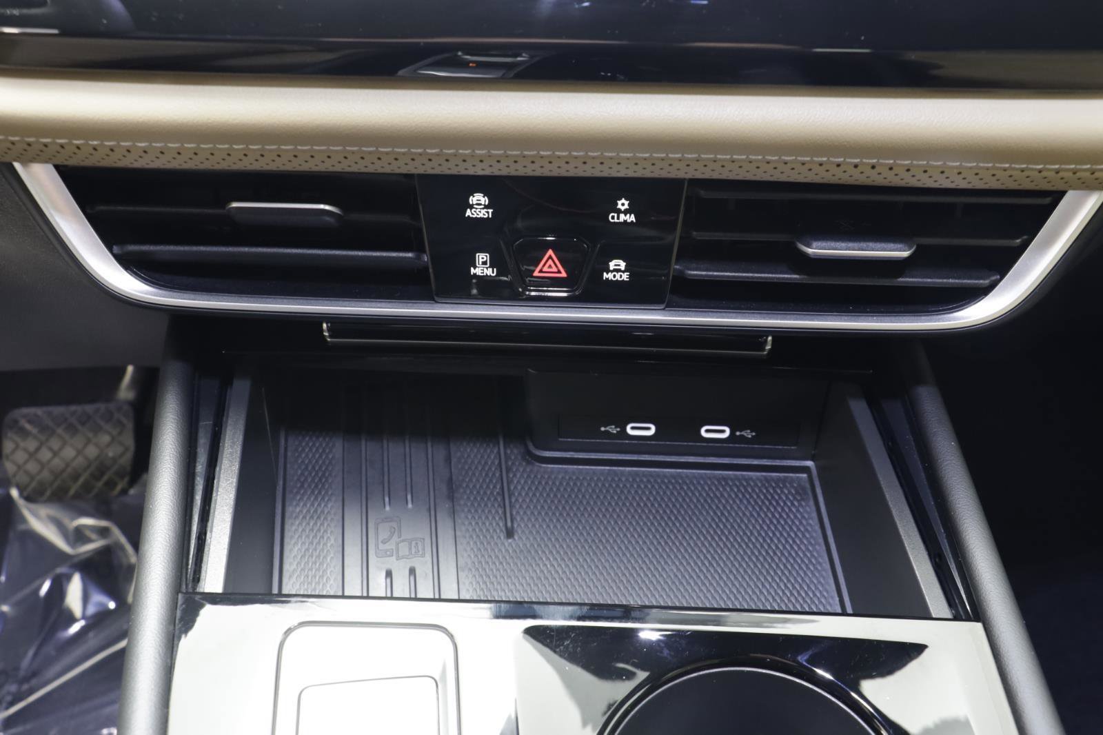 Used 2025 Volkswagen Atlas Cross Sport SE image 11