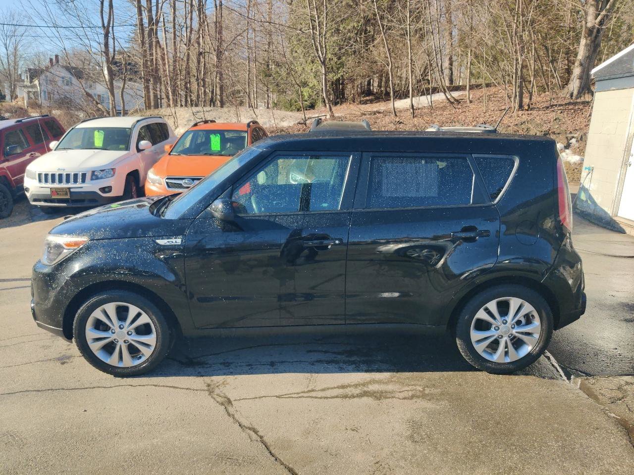 Used 2016 Kia Soul + image 3