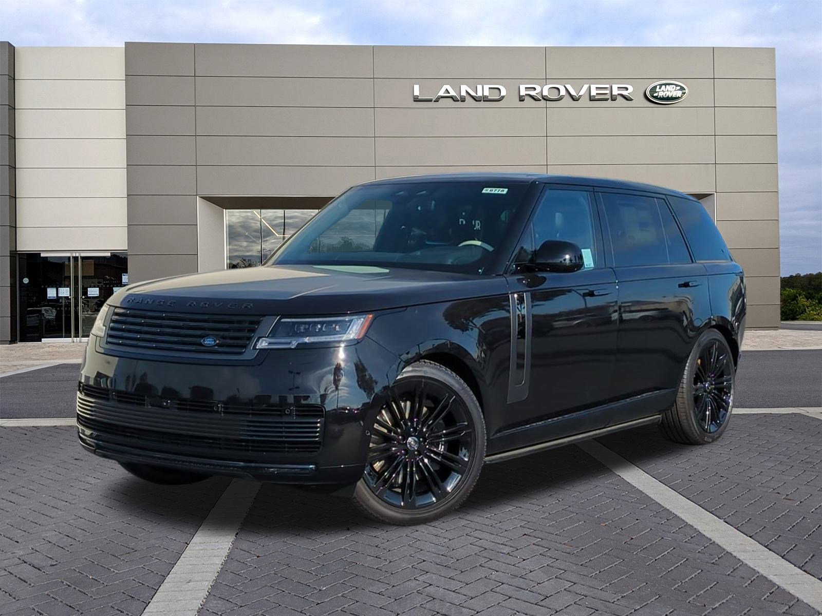 New 2025 Land Rover Range Rover SV image 1
