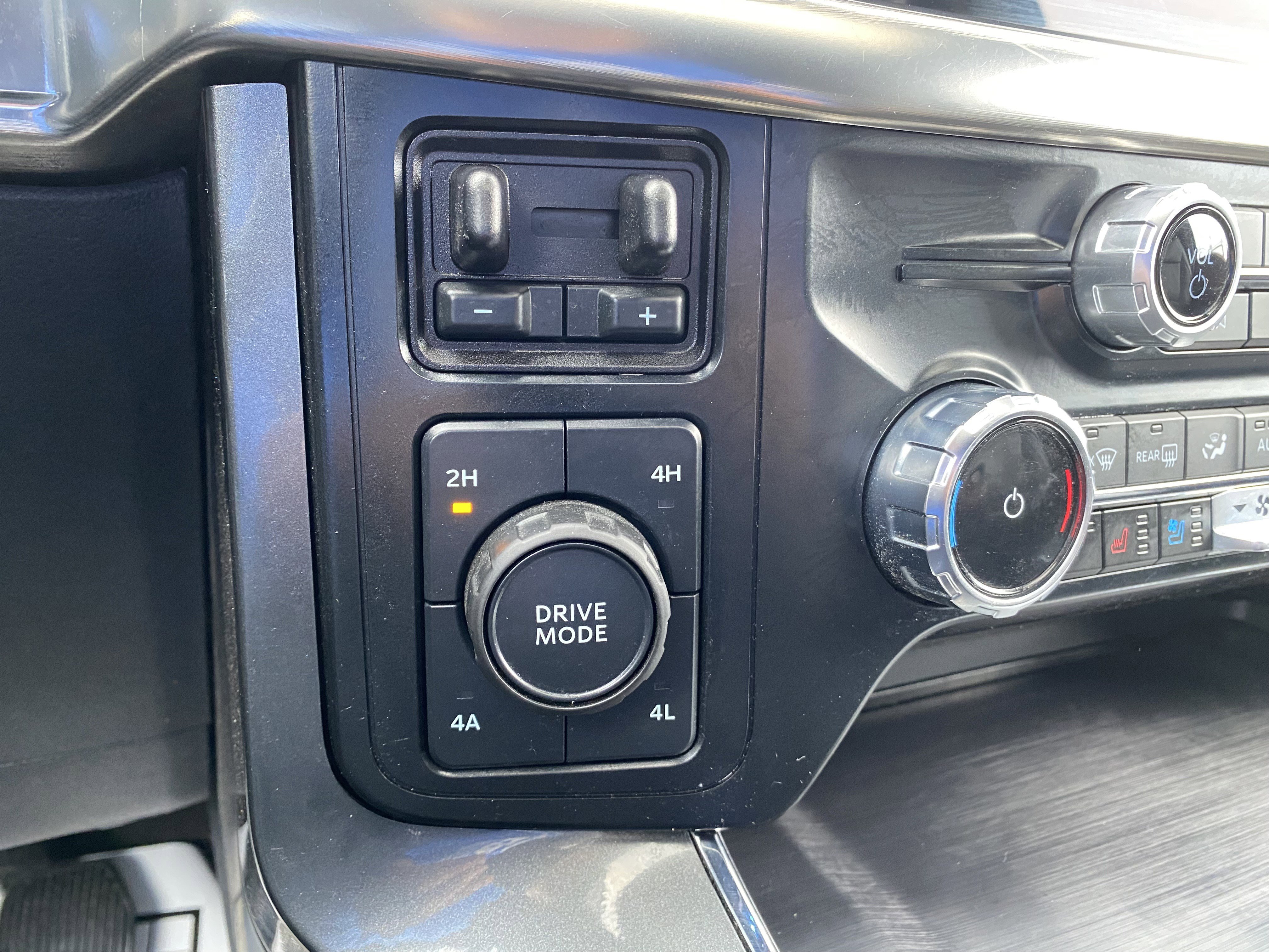 Used 2023 Ford F150 Lariat w/ Equipment Group 502A High image 26