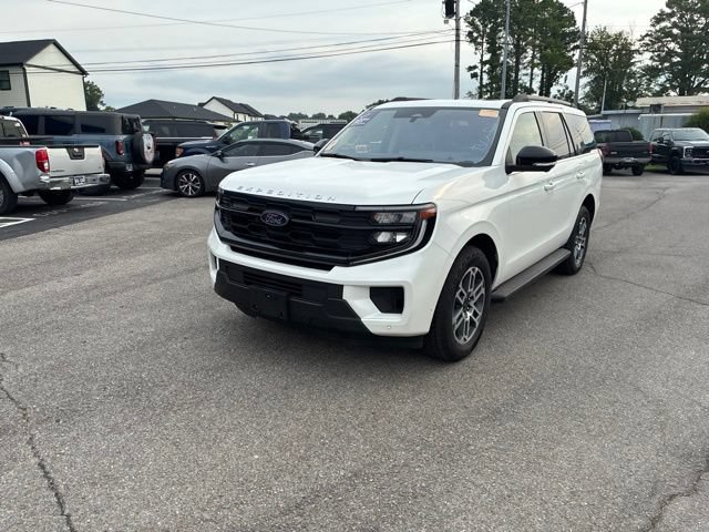 Used 2025 Ford Expedition Active AWD/4WD image 9