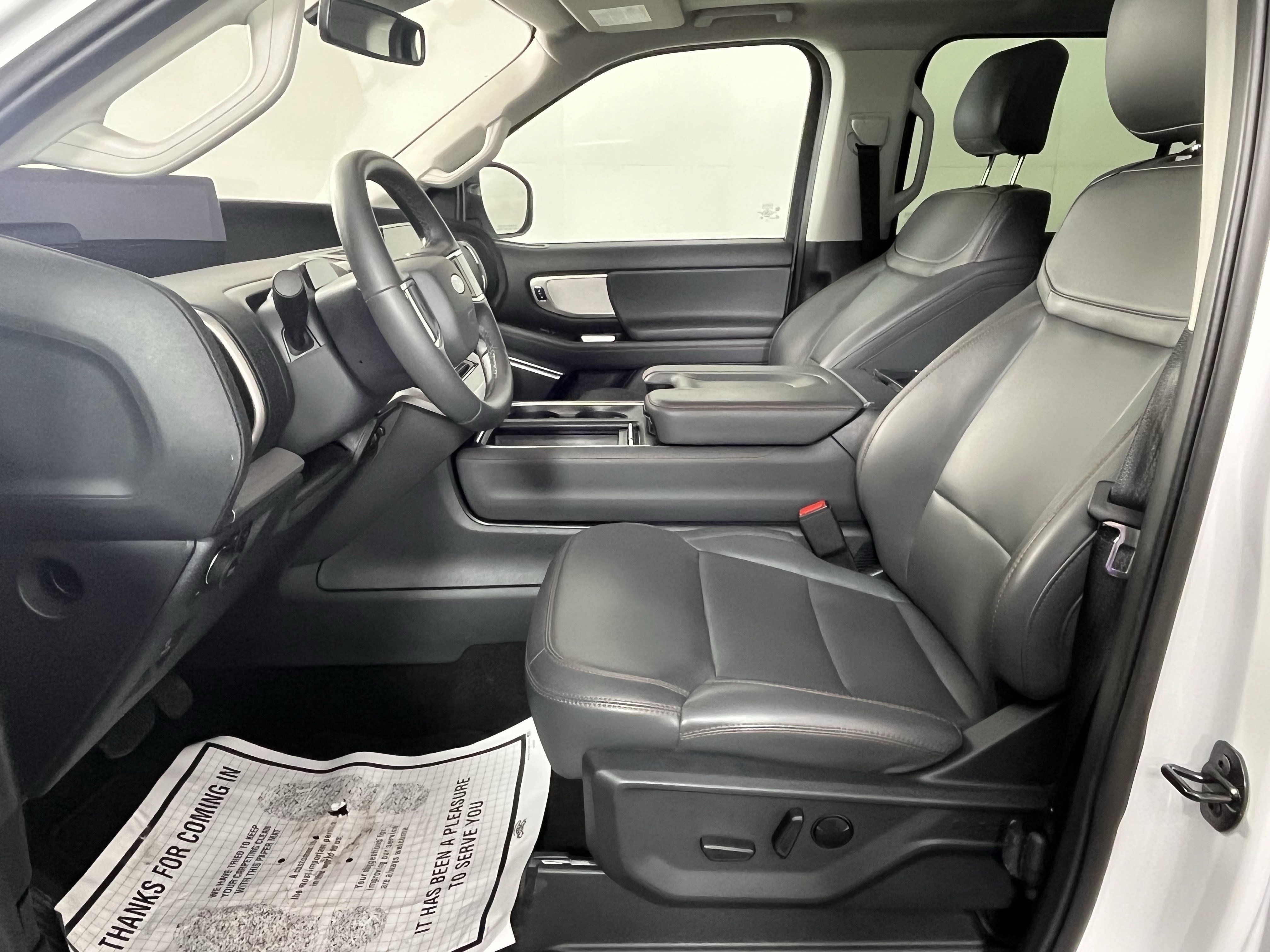 Used 2025 Ford Expedition Active image 11