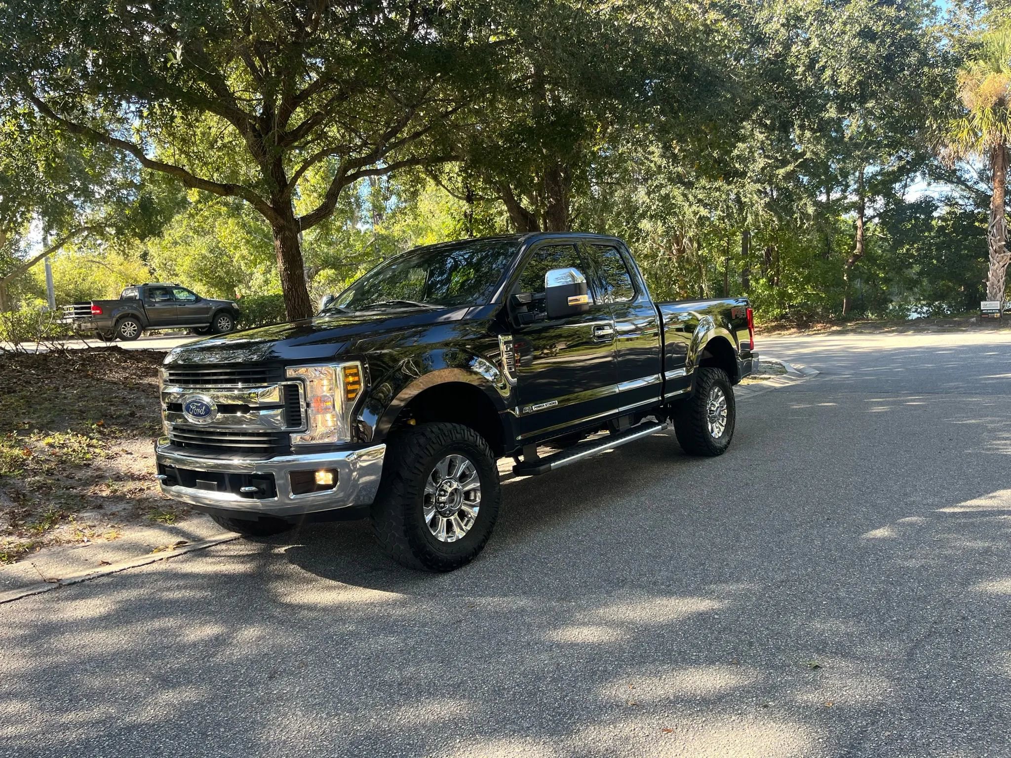 Used 2019 Ford F250 XLT w/ XLT Premium Package image 8