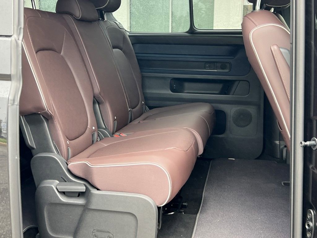 New 2025 Volkswagen ID. Buzz Pro S RWD image 11