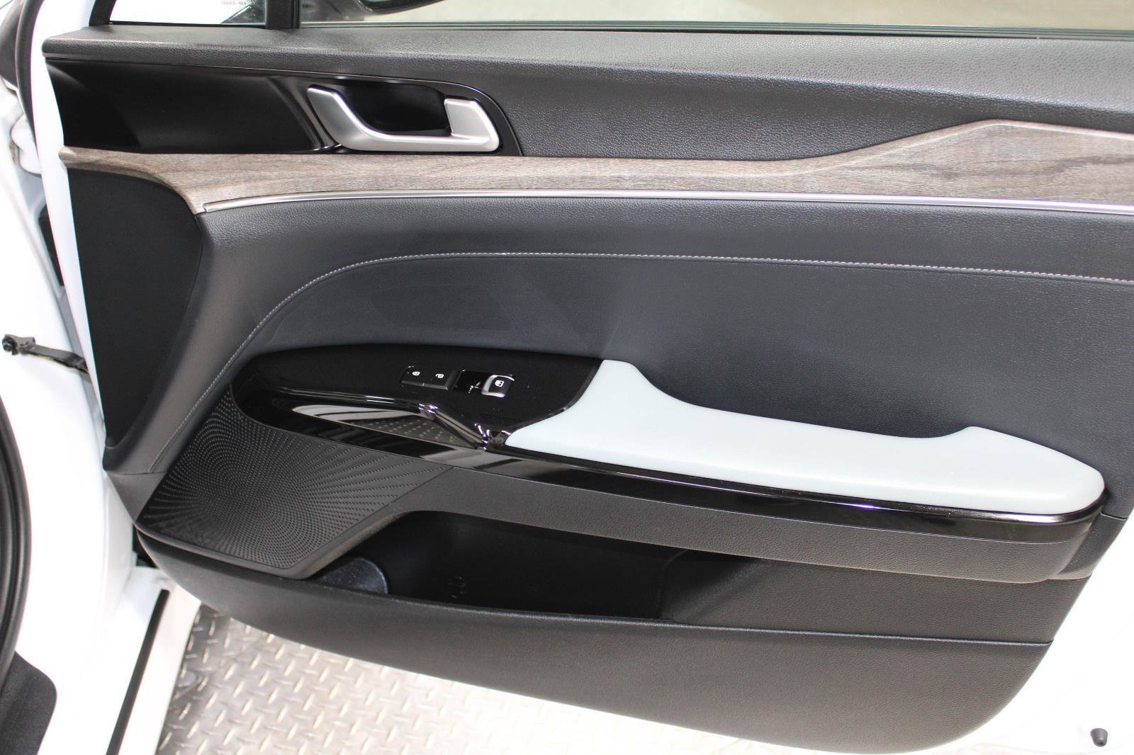 Used 2023 Kia K5 EX image 17