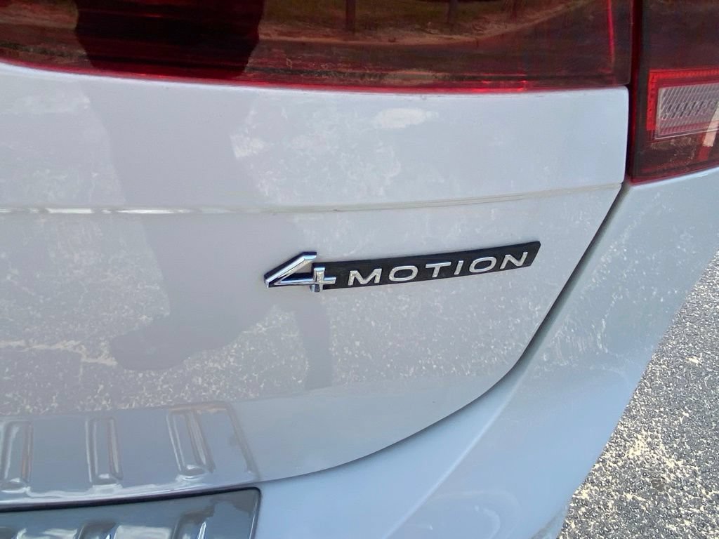 Used 2022 Volkswagen Tiguan SE R-Line AWD/4WD image 15