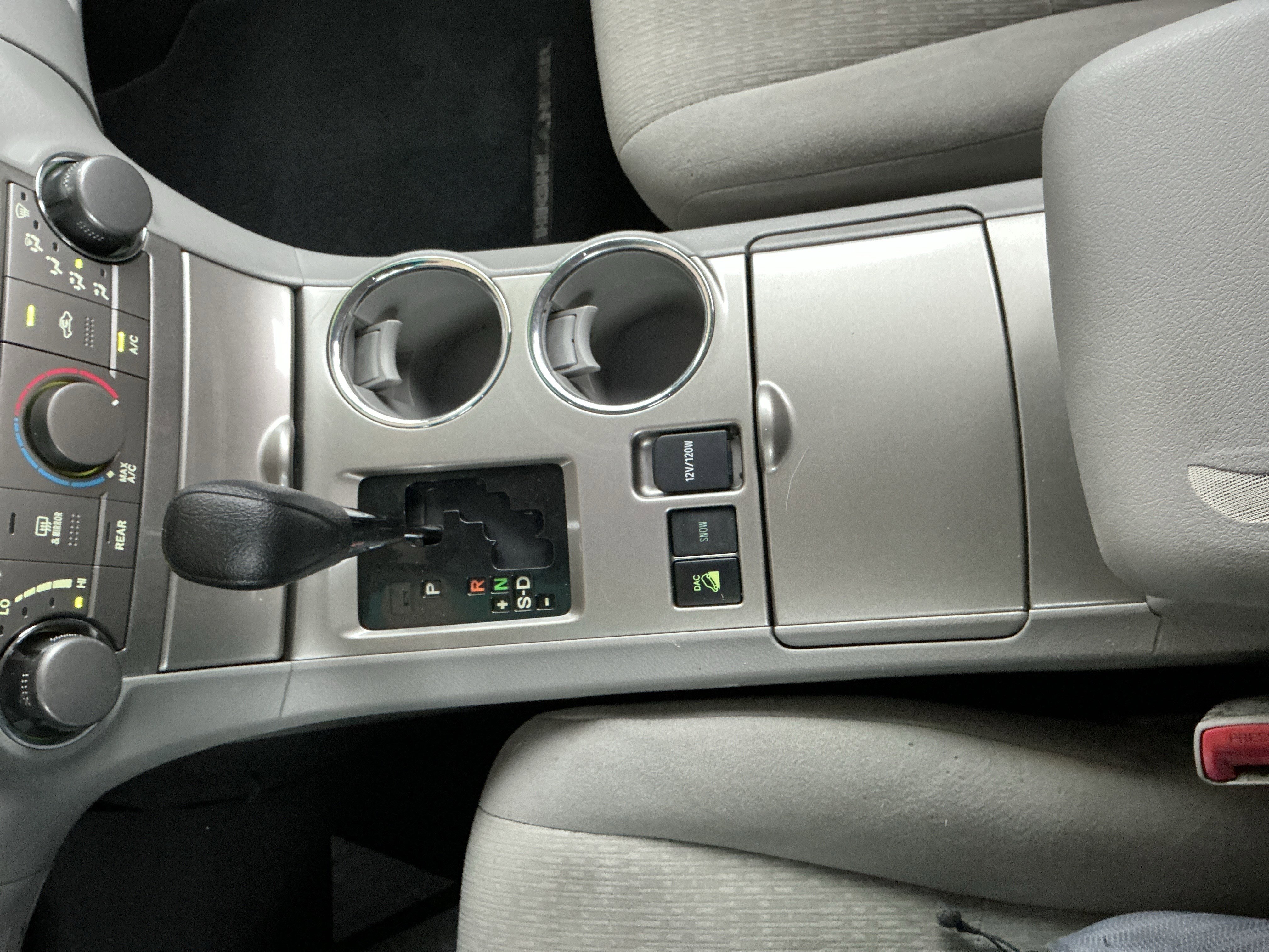 Used 2013 Toyota Highlander Plus image 11