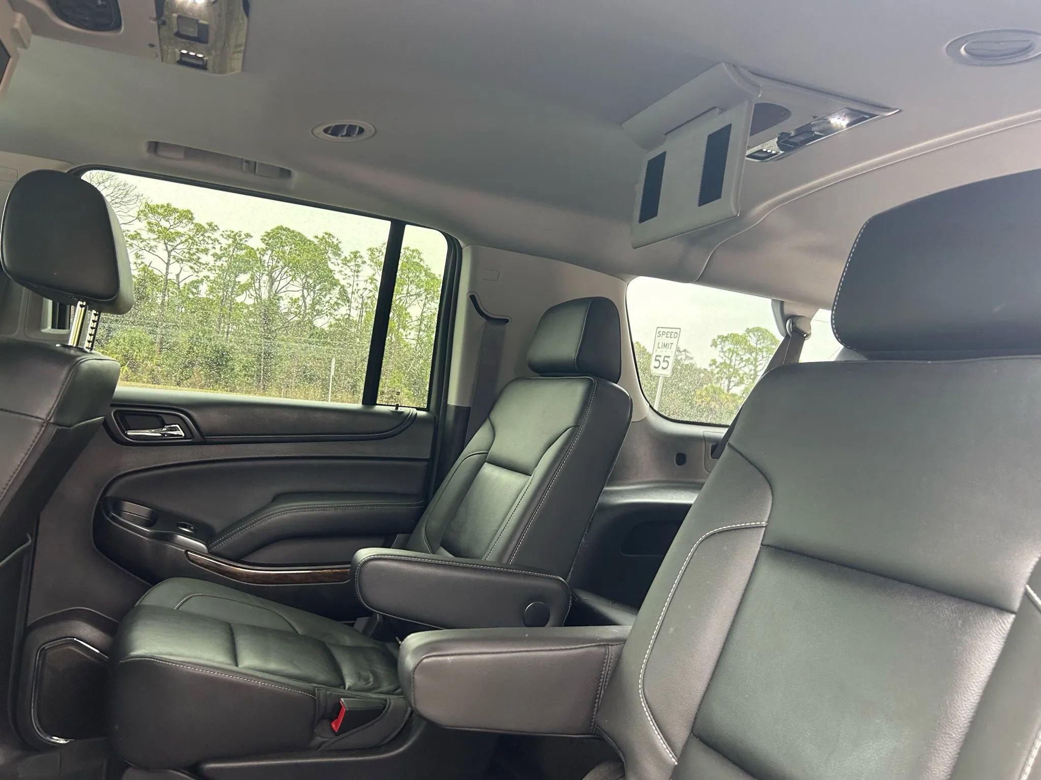 Used 2016 Chevrolet Suburban LT image 11