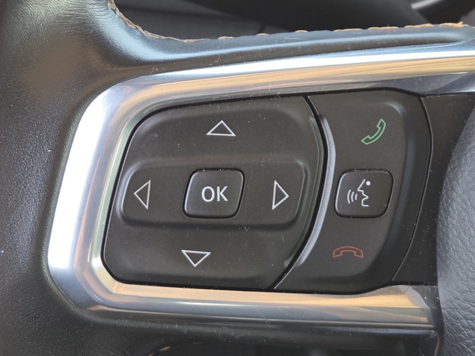 Used 2022 Jeep Gladiator Overland AWD/4WD image 29