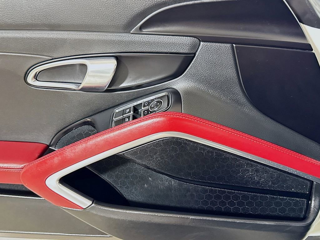 Used 2018 Porsche 718 Cayman RWD image 16