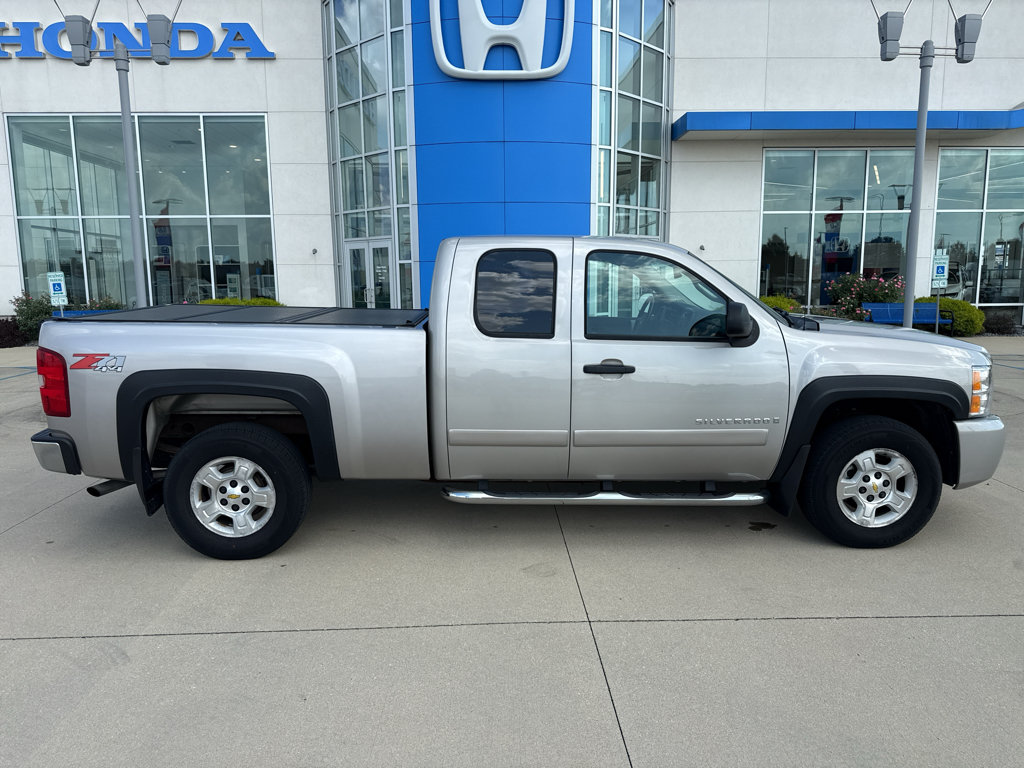 Used 2008 Chevrolet Silverado 1500 LT w/ Power Pack Plus AWD/4WD image 4