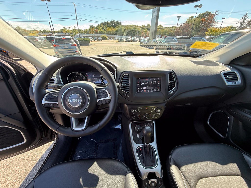 Used 2019 Jeep Compass Latitude w/ Popular Equipment Group AWD/4WD image 13