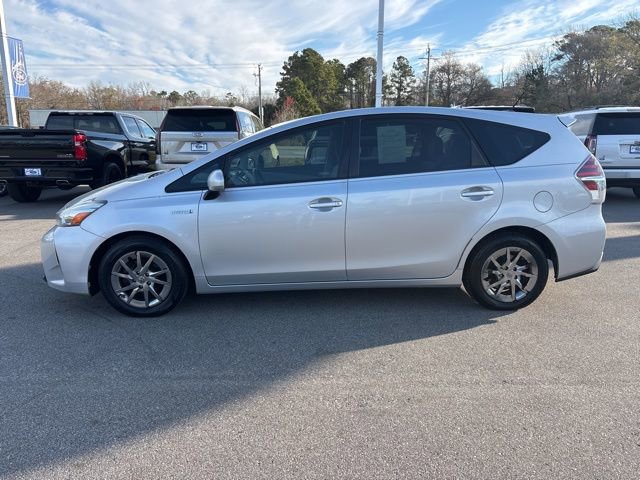 Used 2016 Toyota Prius V Three image 2