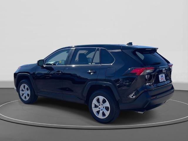 Used 2024 Toyota RAV4 LE image 7