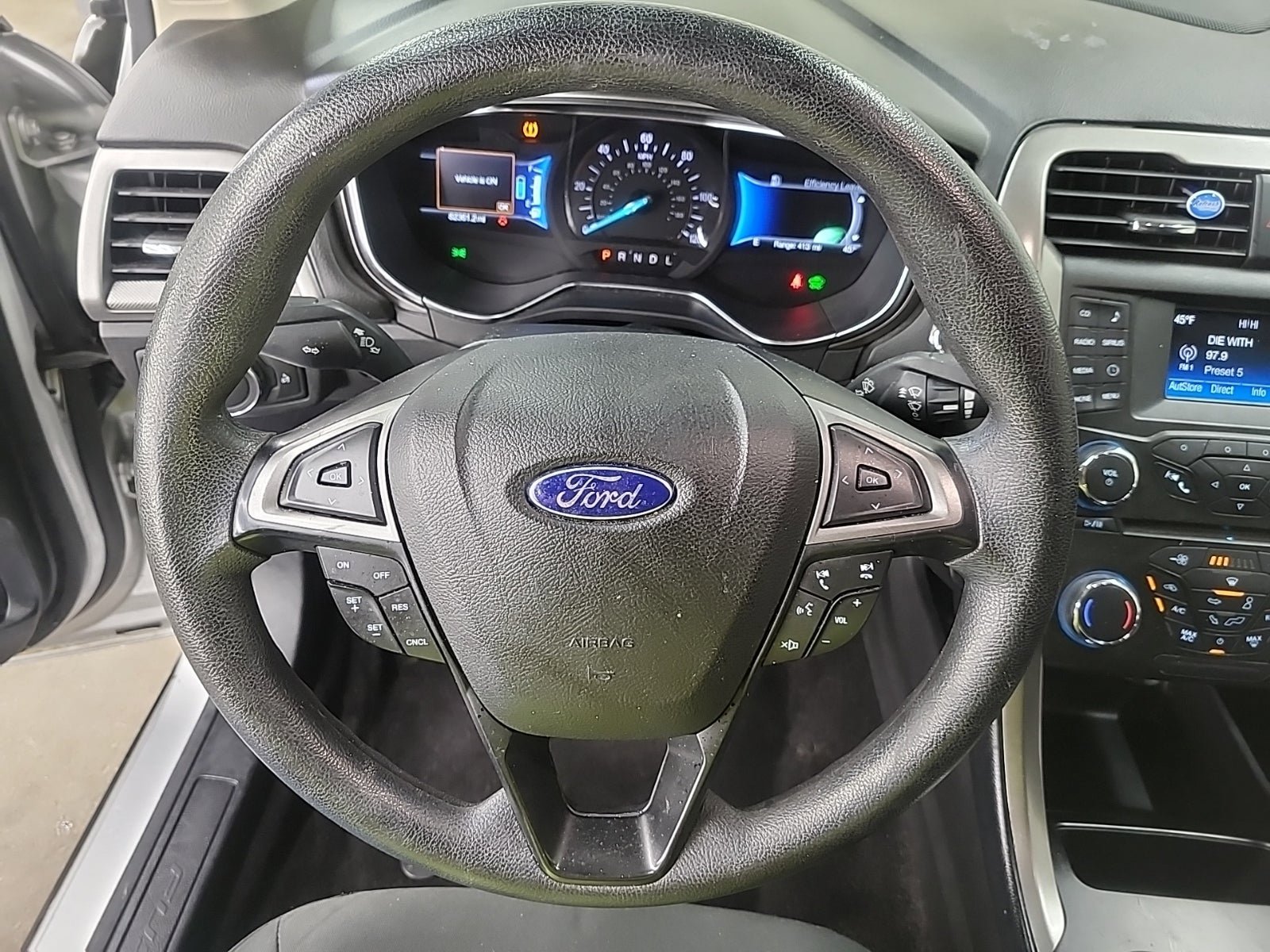 Used 2017 Ford Fusion SE image 15