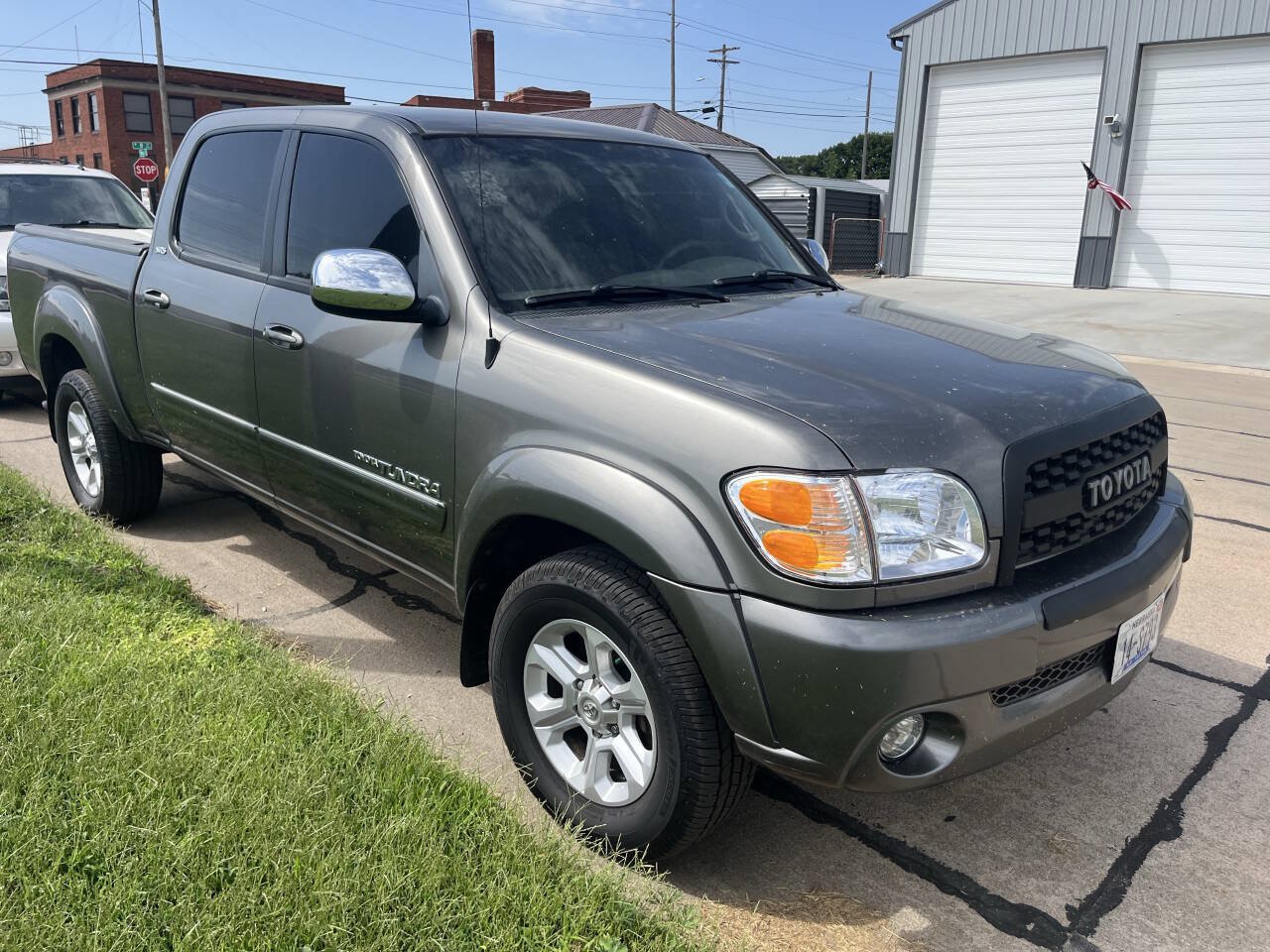 Used 2004 Toyota Tundra SR5 AWD/4WD image 3