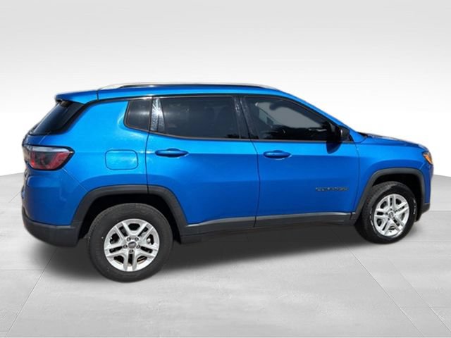 Used 2018 Jeep Compass Sport w/ Tech Group FWD image 12