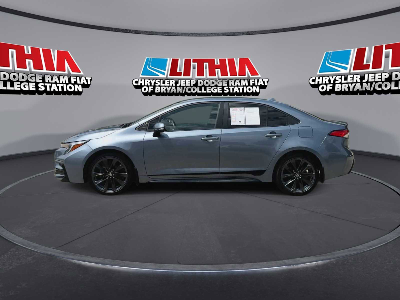 Used 2024 Toyota Corolla SE FWD image 5