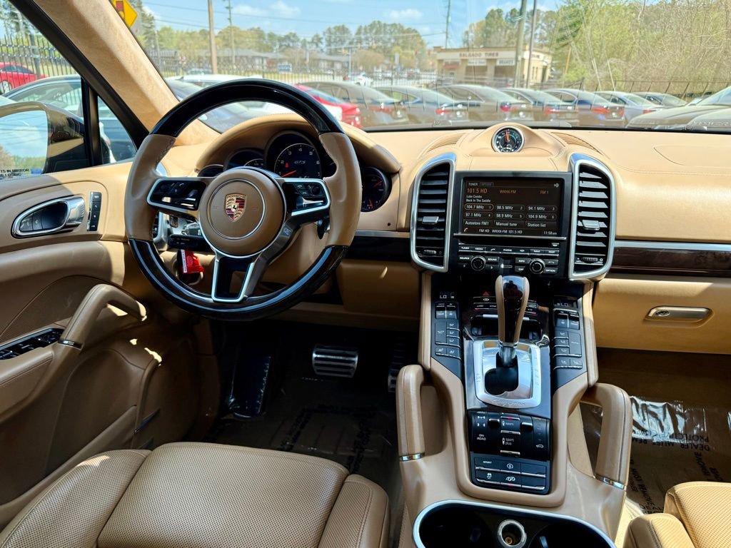 Used 2016 Porsche Cayenne GTS AWD/4WD image 18