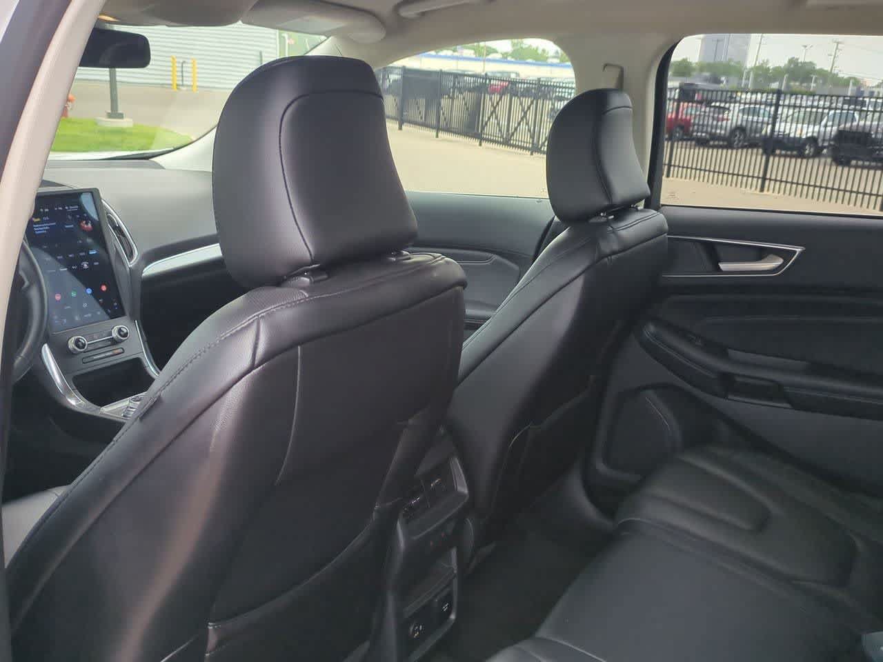 Used 2022 Ford Edge Titanium w/ Equipment Group 301A AWD/4WD image 17