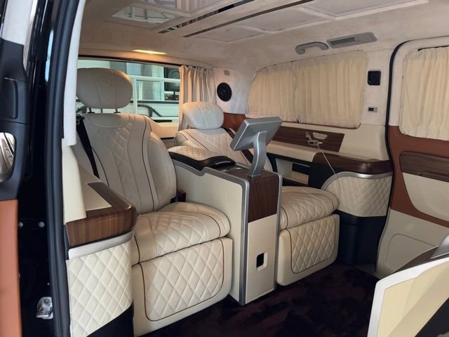 Used 2020 Mercedes-Benz Metris Maybach image 5