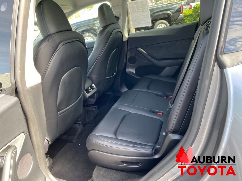 Used 2025 Tesla Model Y Long Range AWD/4WD image 31