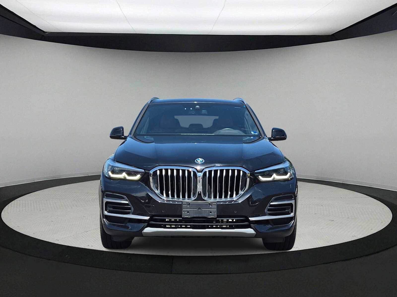 Used 2023 BMW X5 xDrive45e w/ Climate Comfort Package AWD/4WD image 3