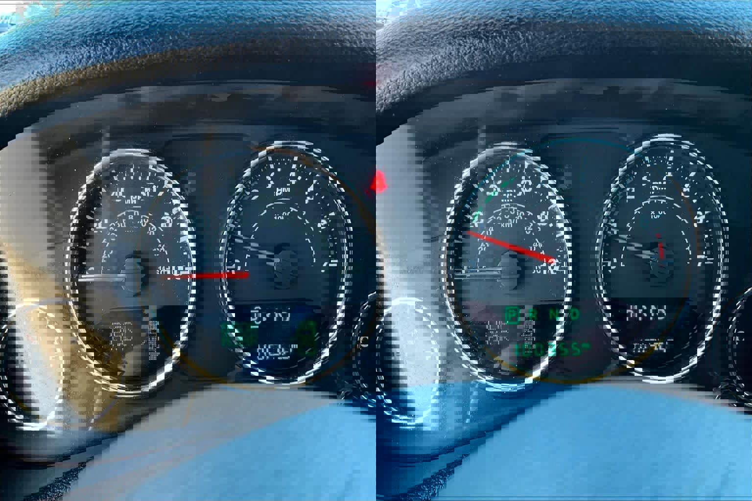 Used 2016 Jeep Wrangler Unlimited Rubicon w/ Connectivity Group image 25