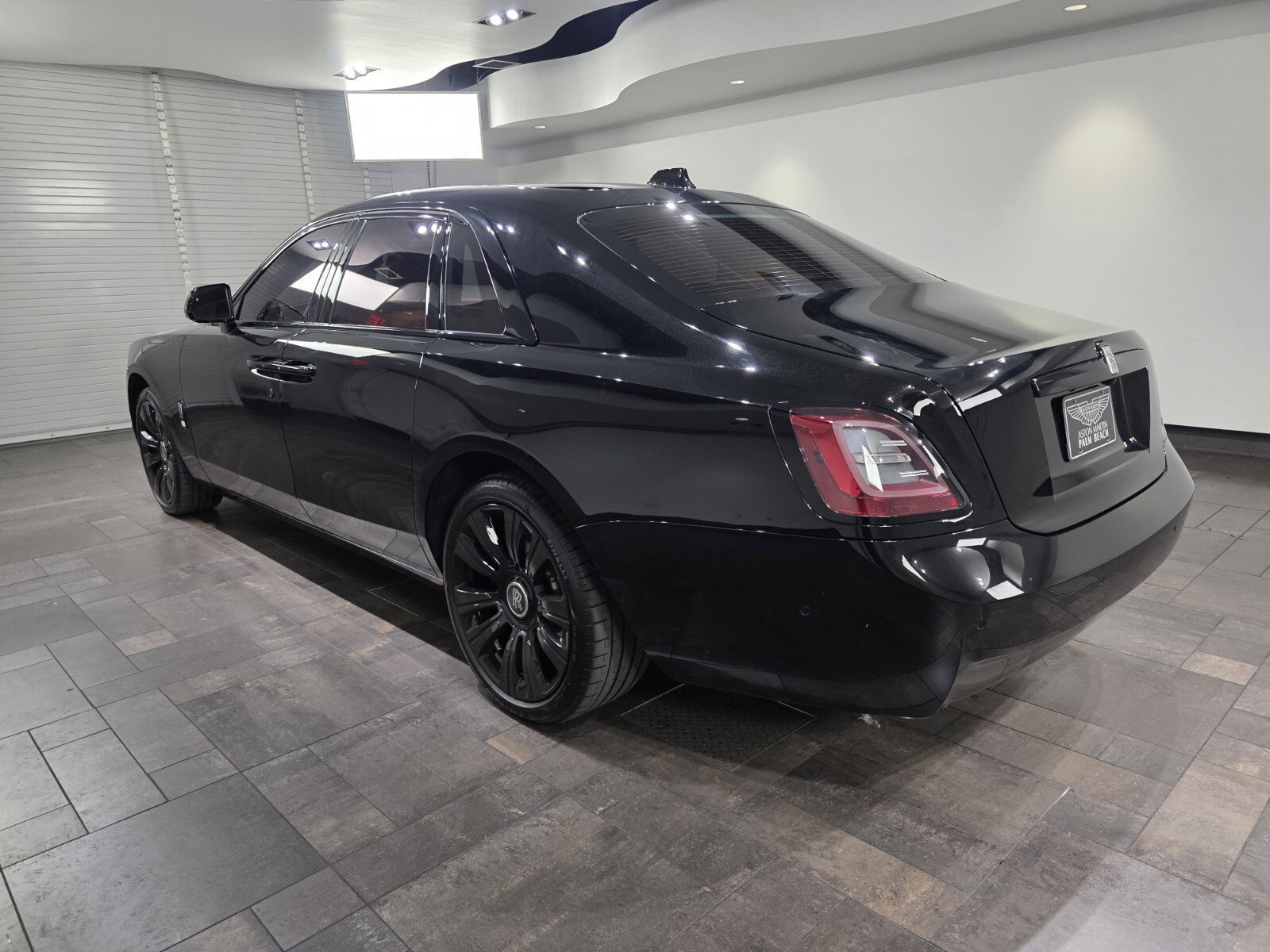 Used 2024 Rolls-Royce Ghost image 4