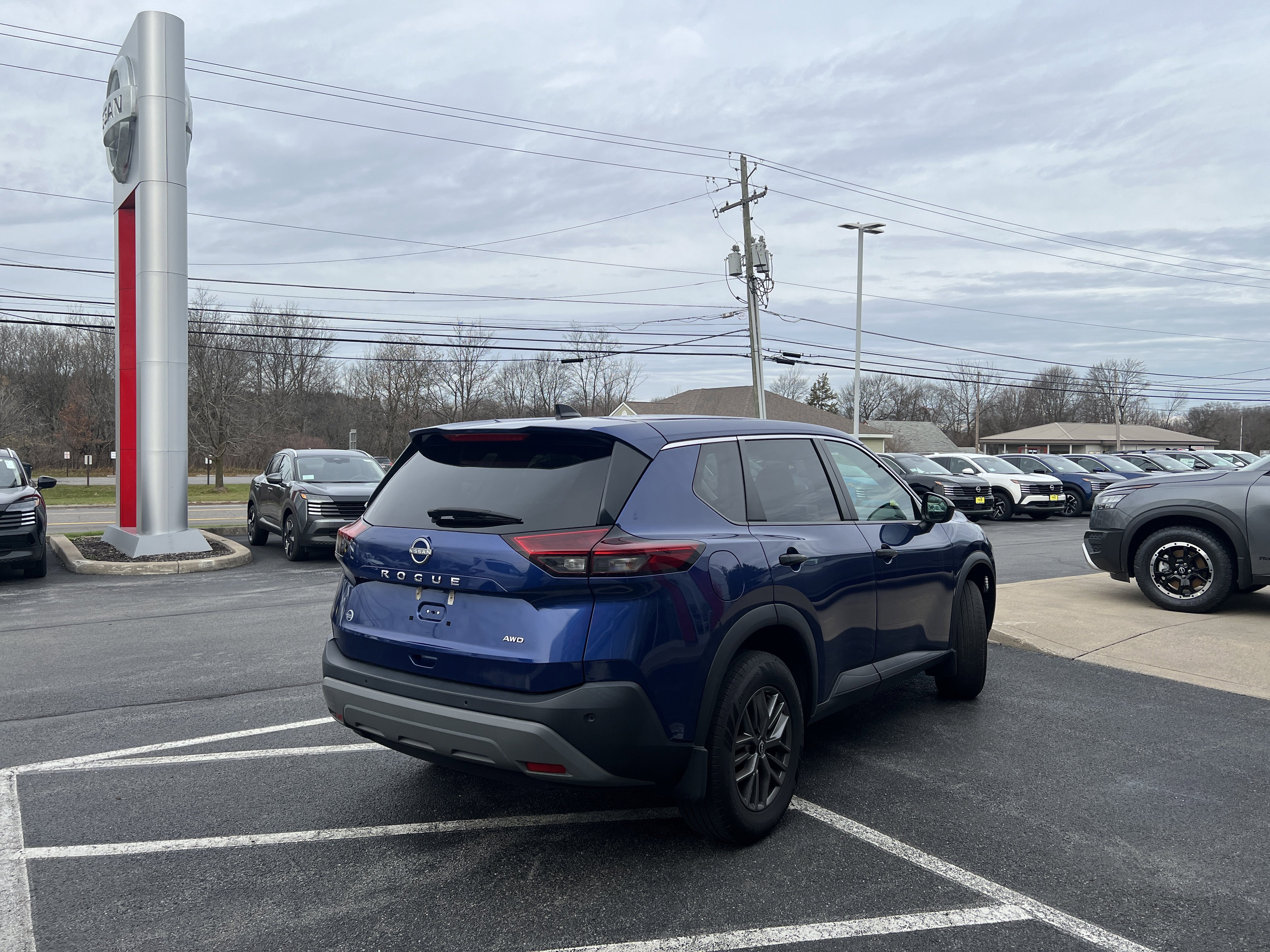 Used 2022 Nissan Rogue S image 10