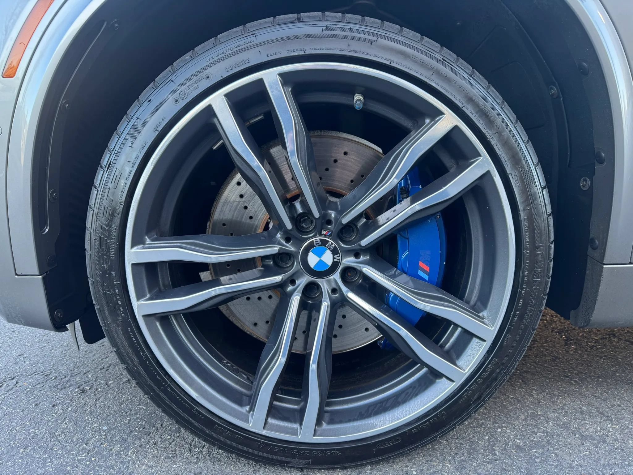 Used 2017 BMW X5 M AWD/4WD image 16