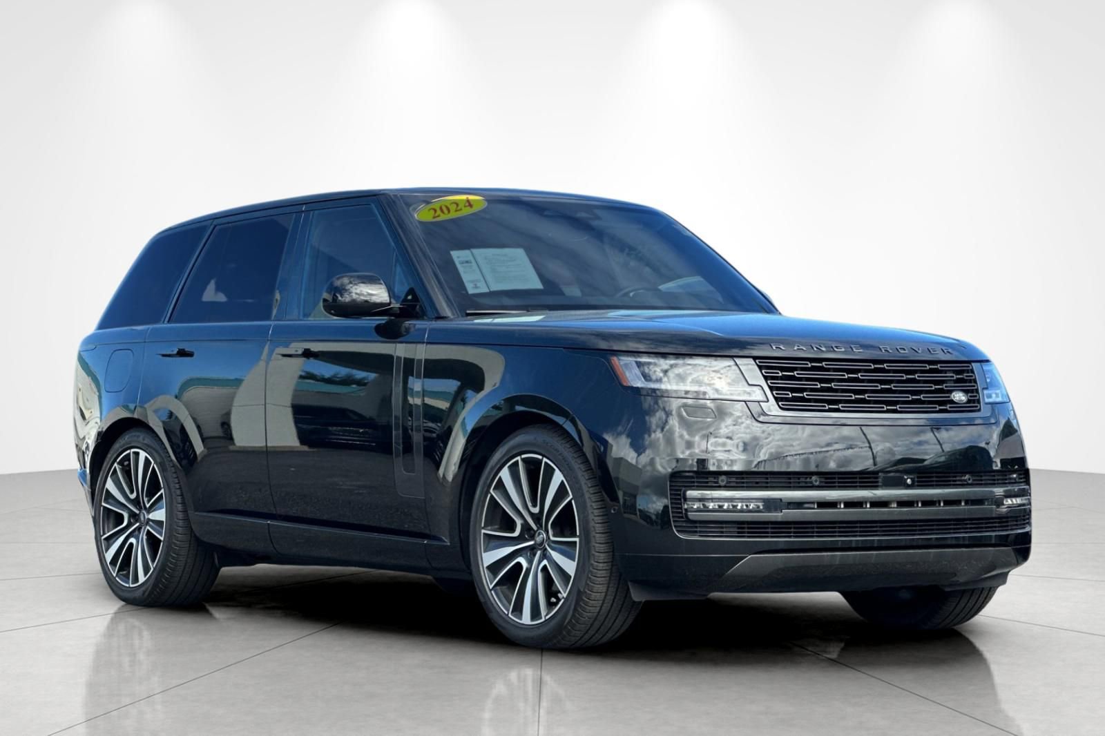 Used 2024 Land Rover Range Rover SE image 8