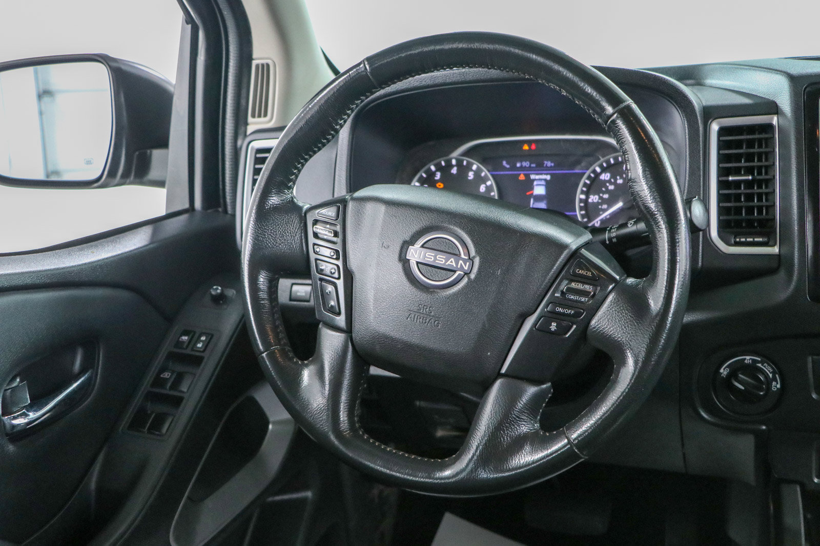 Used 2023 Nissan Frontier SV w/ SV Convenience Package AWD/4WD image 12