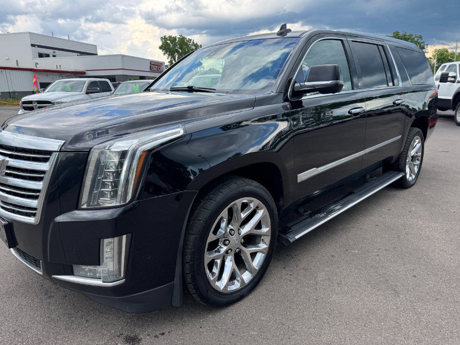 Used 2017 Cadillac Escalade ESV Platinum AWD/4WD image 9
