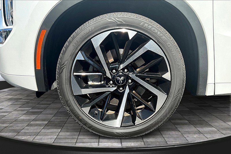 Used 2023 Mitsubishi Outlander SEL image 8