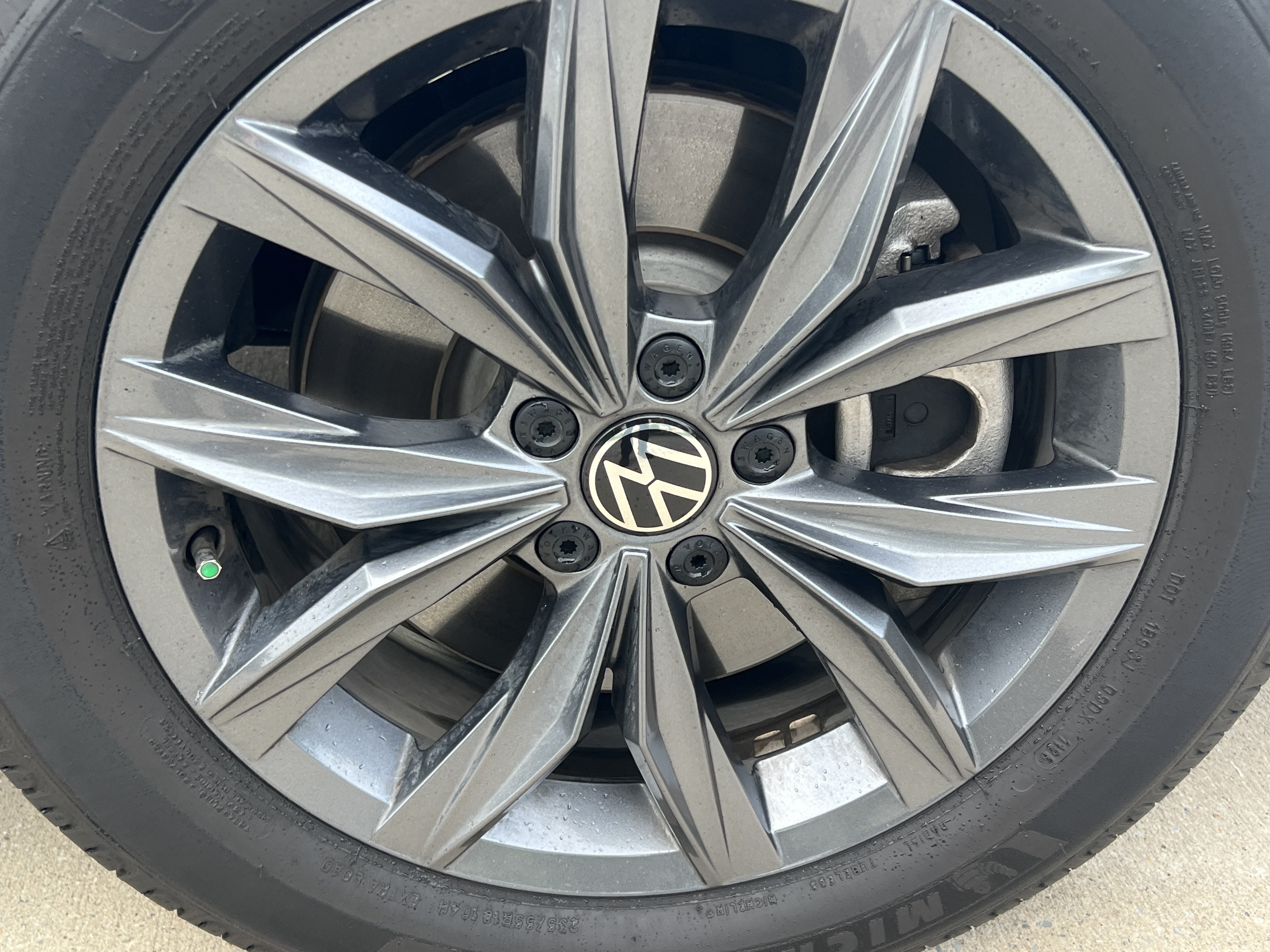 Certified 2023 Volkswagen Tiguan SE w/ Panoramic Sunroof Package FWD image 12