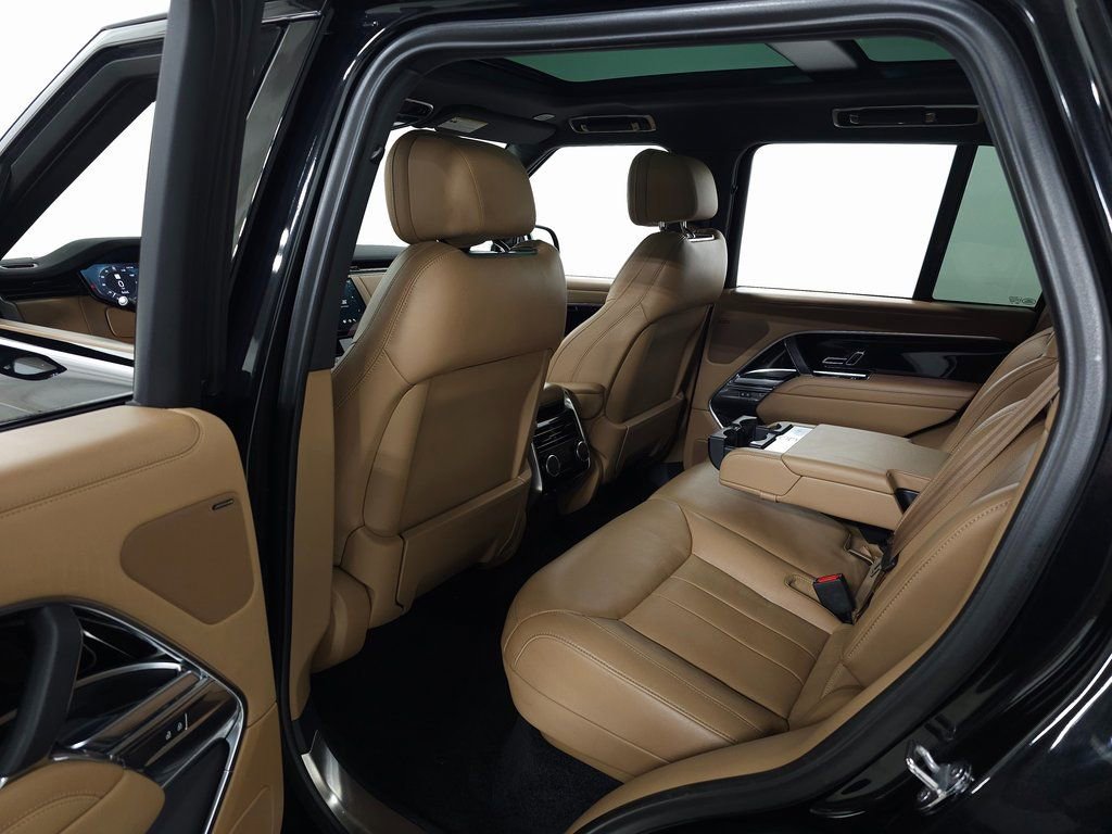 Used 2023 Land Rover Range Rover SE image 39