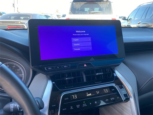 Used 2024 Toyota Venza XLE image 26
