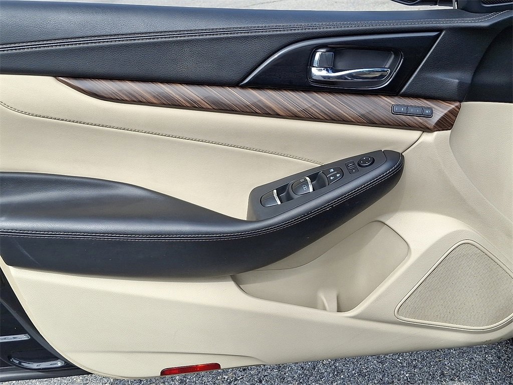 Used 2016 Nissan Maxima Platinum image 12